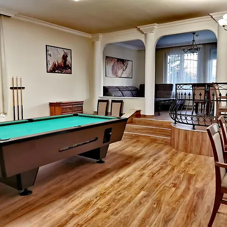 Admiral Felnottbarat Szallashely بيت ضيافة 4*