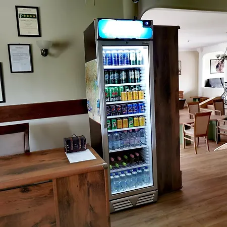 Admiral Felnottbarat Szallashely بيت ضيافة Kehidakustány